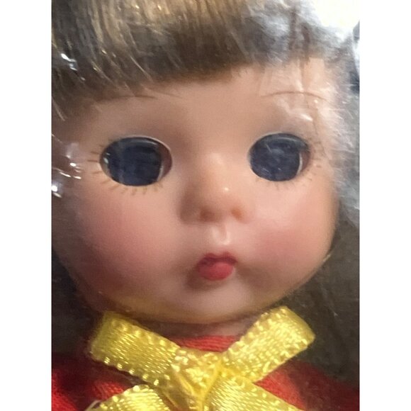 Madame Alexander Wendy Doll As Minnie Mouse McDonalds 2004 Collectible Toy - Picture 4 of 7